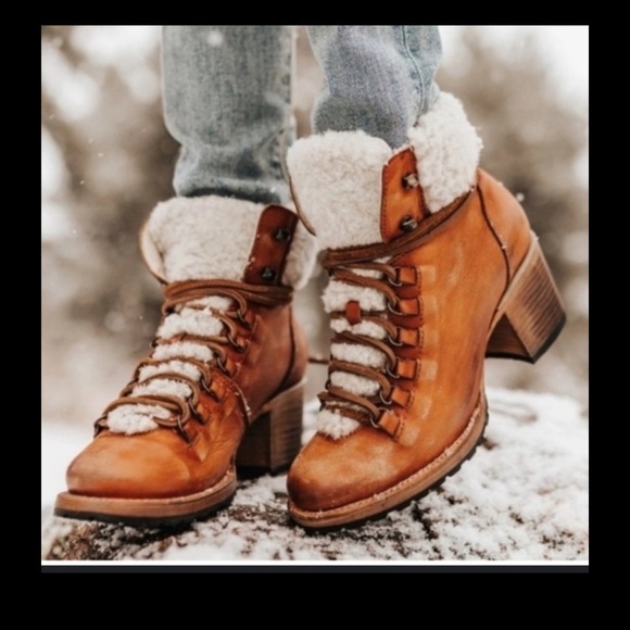 Freebirds by Steven Norway Cognac - Picture 1 of 12